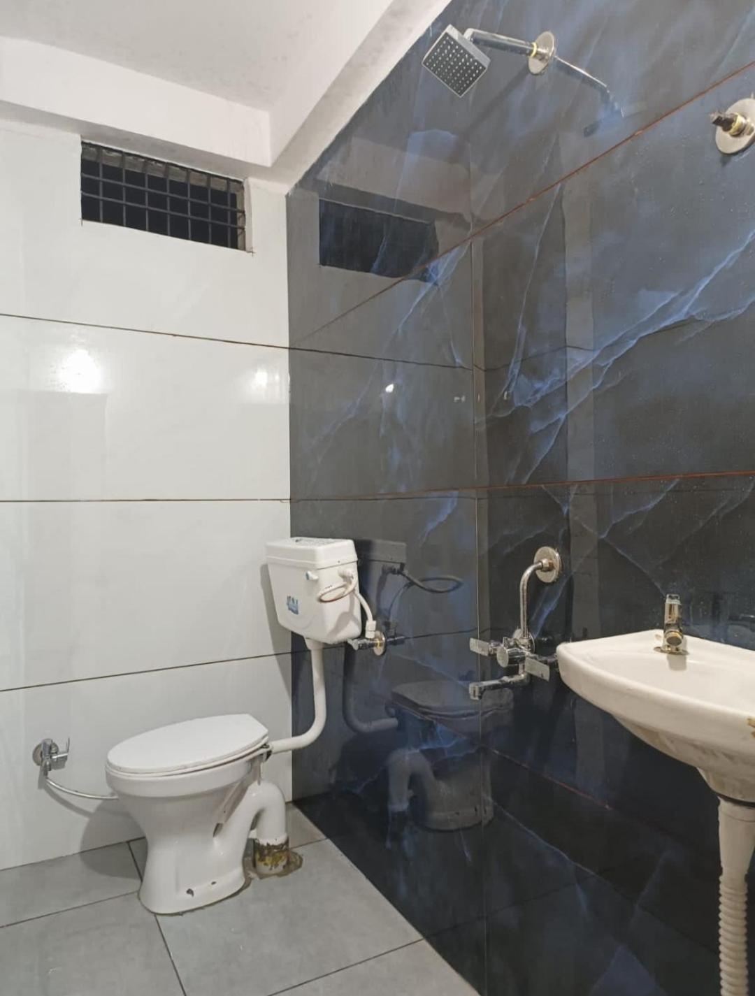 Hanumant Kripa Geust House Only For Family Удджайн Экстерьер фото